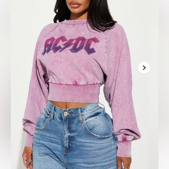 ACDC Cropped Crew Neck Swetshirt - Lavender/combo
Medium Fashion Nova - Picture 3 of 5